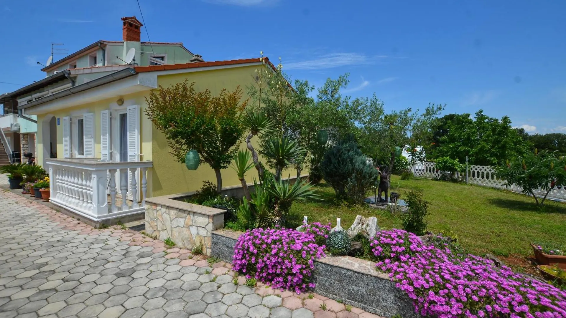 Joy Apartments Rovigno 0*,