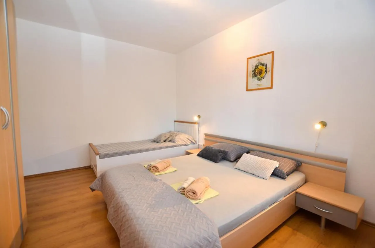 Joy Apartments Rovinj 0*,
